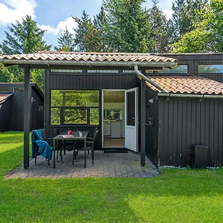 Holiday home 4 Person In Hampen