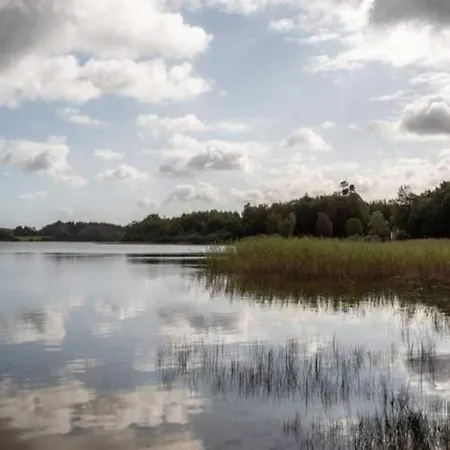 4 Person In Nyaraló *